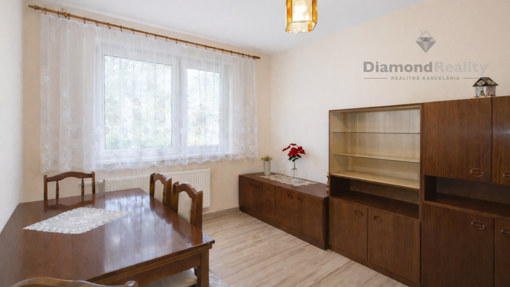 3 izbový byt po rekonštrukcii, Prešov – Šváby, Lomnická ulica, 76 m²