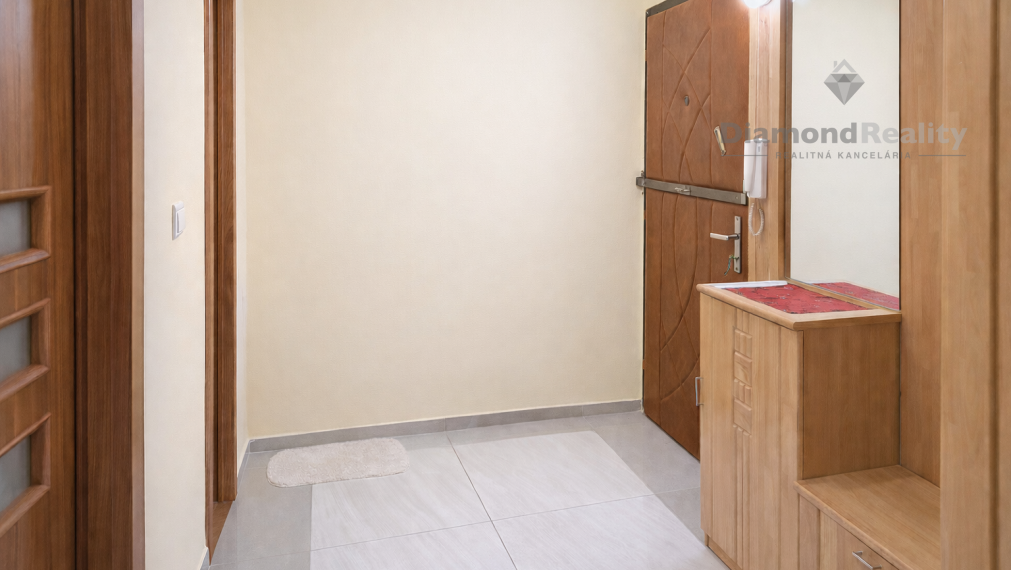 3 izbový byt po rekonštrukcii, Prešov – Šváby, Lomnická ulica, 76 m²