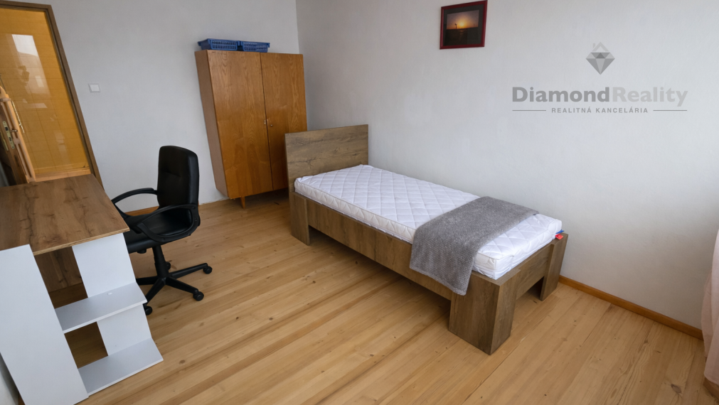 NA PRENÁJOM SAMOSTATNÁ IZBA V BYTOVEJ JEDNOTKE