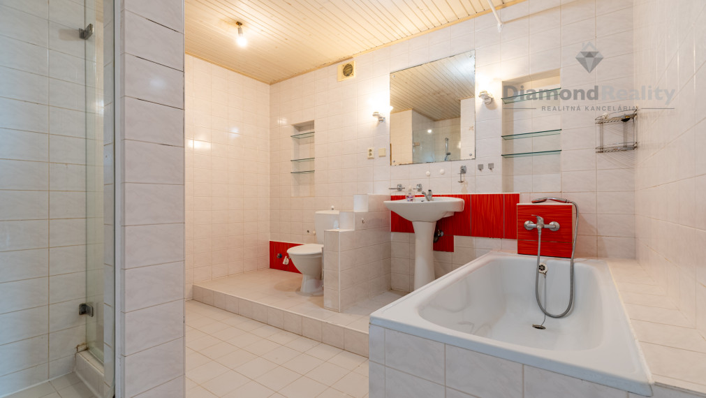 NA PRENÁJOM SAMOSTATNÁ IZBA V BYTOVEJ JEDNOTKE