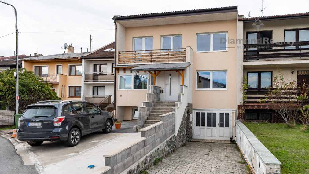 NA PRENÁJOM SAMOSTATNÁ IZBA S PRIESTRANNÝM BALKÓNOM V BYTOVEJ JEDNOTKE