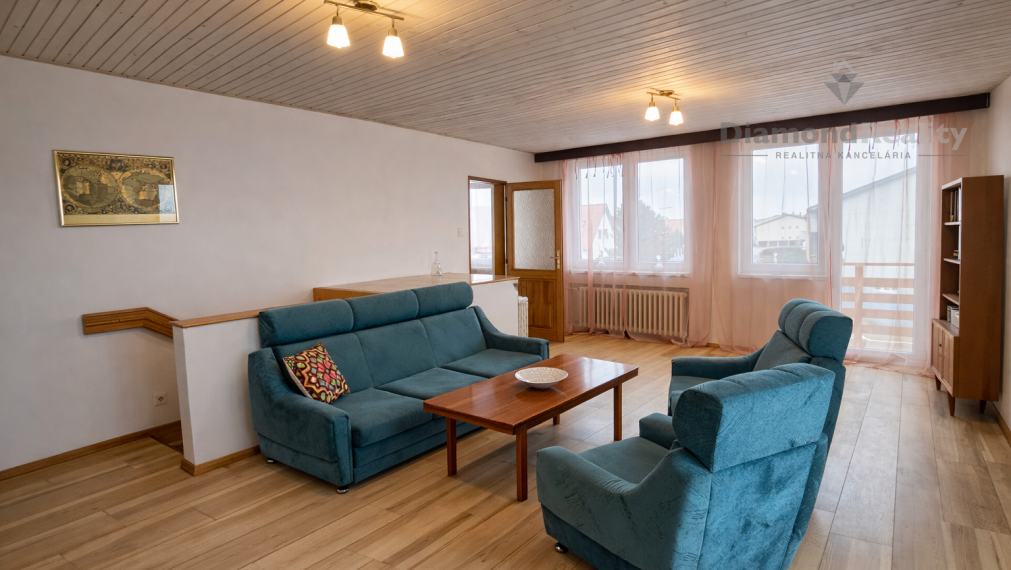 NA PRENÁJOM SAMOSTATNÁ IZBA S PRIESTRANNÝM BALKÓNOM V BYTOVEJ JEDNOTKE