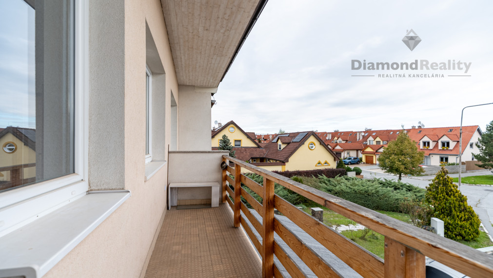 NA PRENÁJOM SAMOSTATNÁ IZBA S PRIESTRANNÝM BALKÓNOM V BYTOVEJ JEDNOTKE