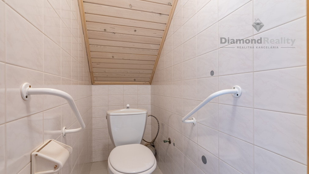 NA PRENÁJOM SAMOSTATNÁ IZBA S PRIESTRANNÝM BALKÓNOM V BYTOVEJ JEDNOTKE