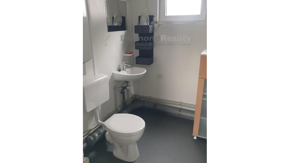 Na prenájom: Menší moderný domček v Nitre