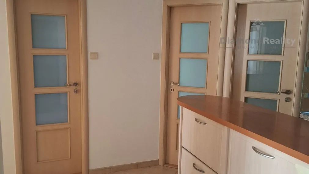 Na prenájom: príjemný 3-izbový byt v centre Nitry – Staré Mesto, Za Ferenitkou