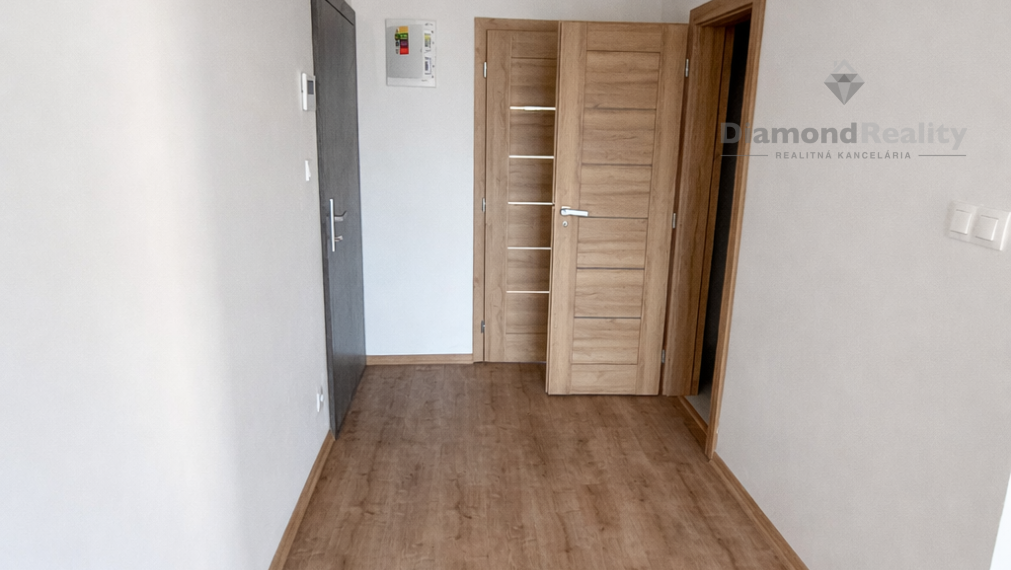 NA PREDAJ 2 IZBOVÝ BYT V SKOLAUDOVANEJ 3 ROČNEJ NOVOSTAVBE