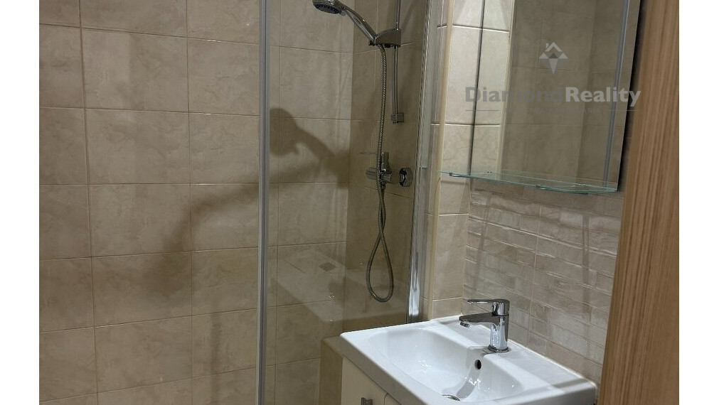 Na prenájom zariaď 2 izbový byt balkón ul. Scherera Piešťany