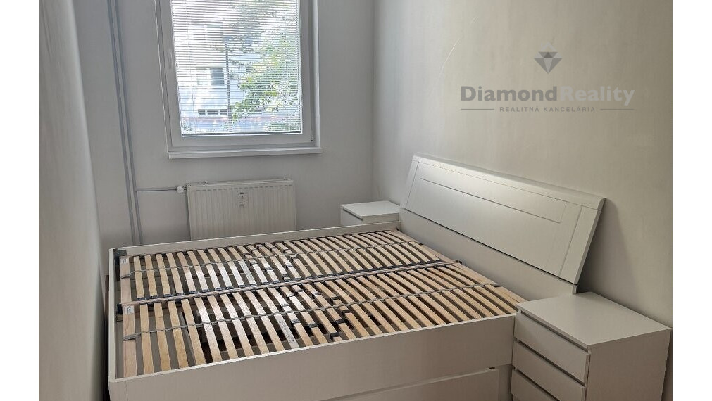 Na prenájom zariaď 2 izbový byt balkón ul. Scherera Piešťany