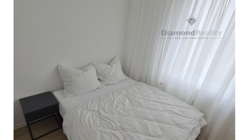 Na prenájom plne zariadený 2 izbový byt, Tehelná, Trnava