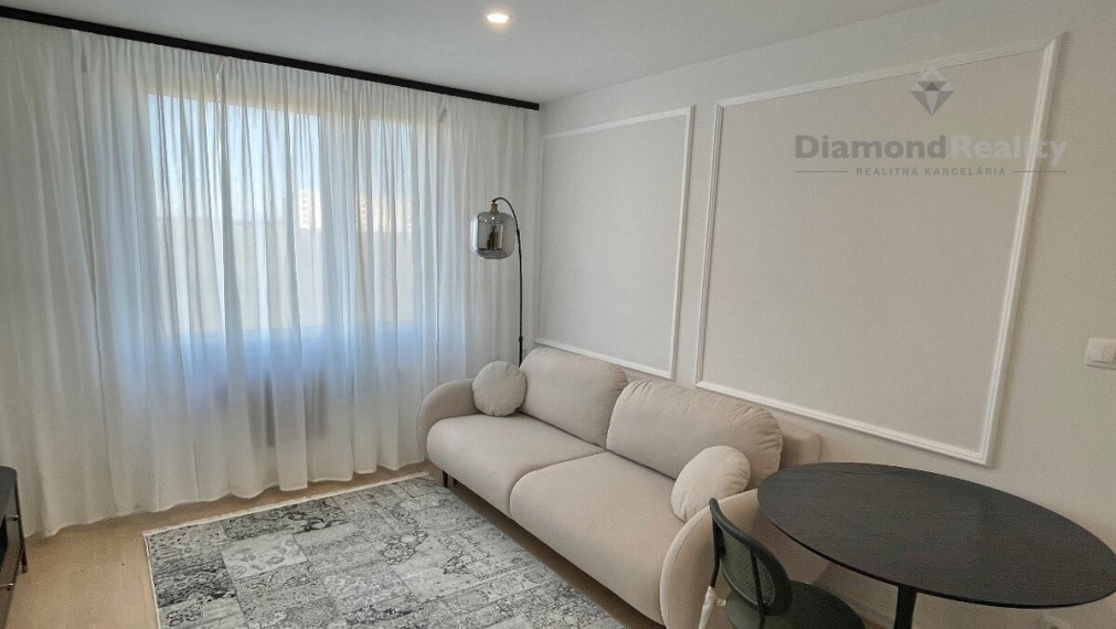 Na prenájom plne zariadený 2 izbový byt, Tehelná, Trnava