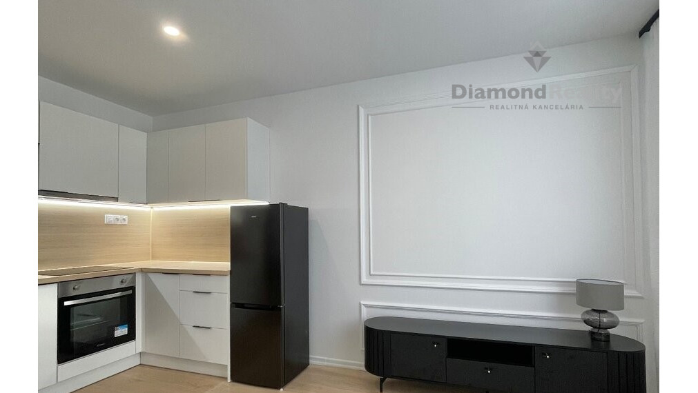 Na prenájom plne zariadený 2 izbový byt, Tehelná, Trnava