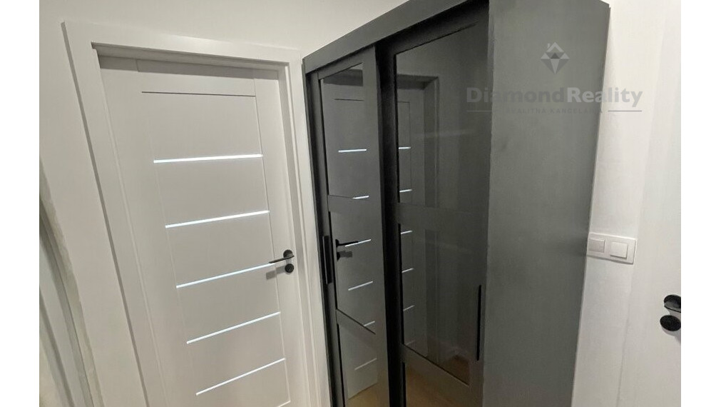 Na prenájom plne zariadený 2 izbový byt, Tehelná, Trnava