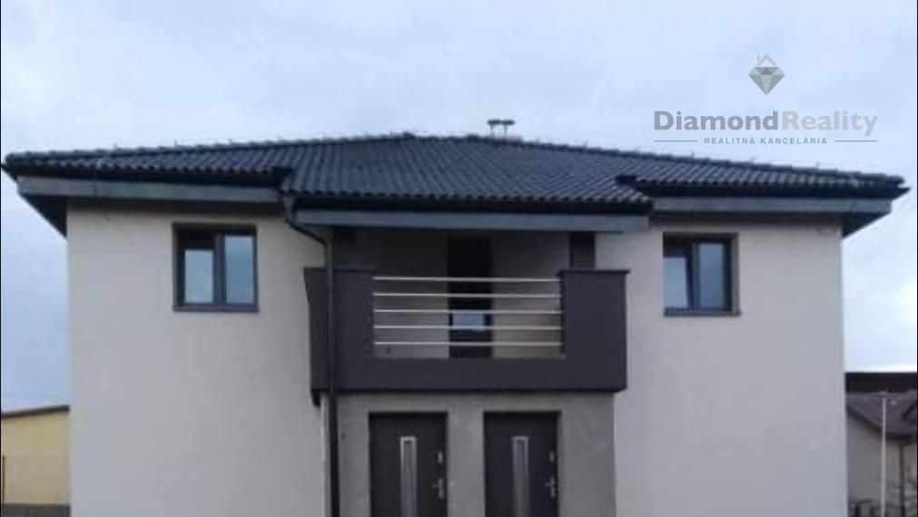 Na prenájom  3 izbový byt na Solivare  s veľkou terasou a pozemkom