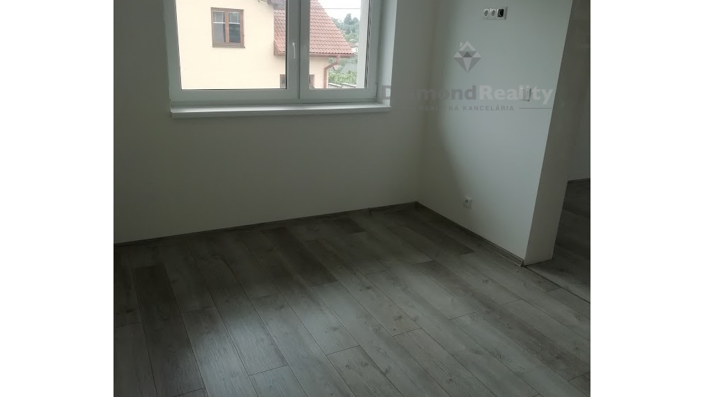 Na predaj rodinný dom s dvoma  3 izbovými  bytmi na Solivare