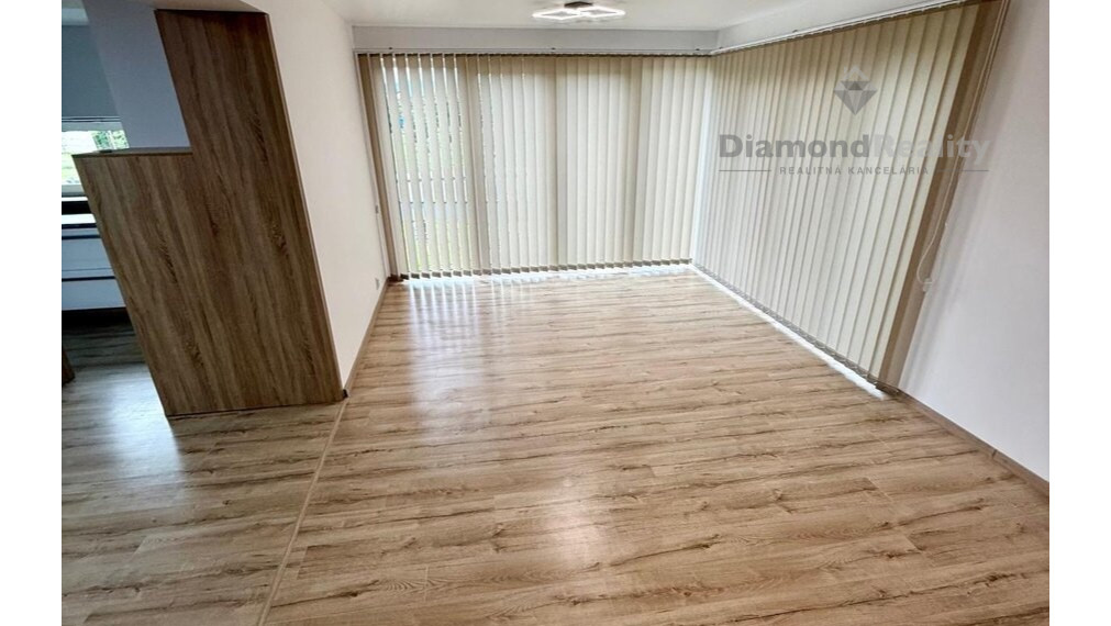 Na predaj 5-izbový bungalov , v obci Seňa