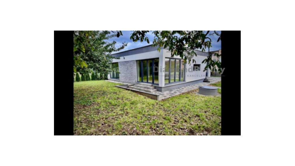 Na predaj 5-izbový bungalov , v obci Seňa