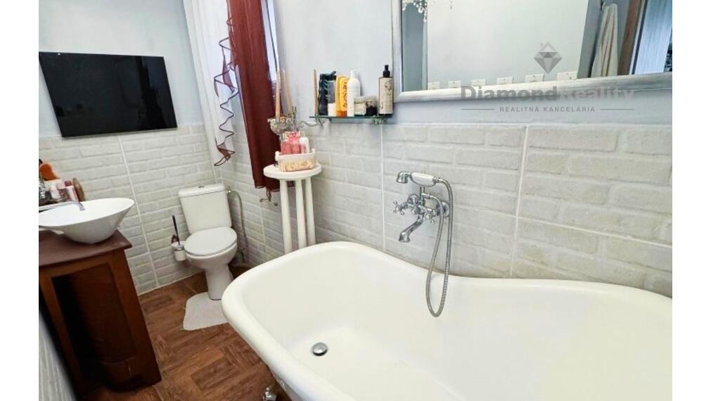 Na predaj murovaná chata, Medvedia hora,  Zemplínska Šírave