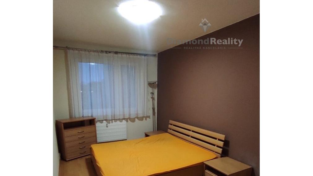 Na prenájom 3 izbový byt Nitra