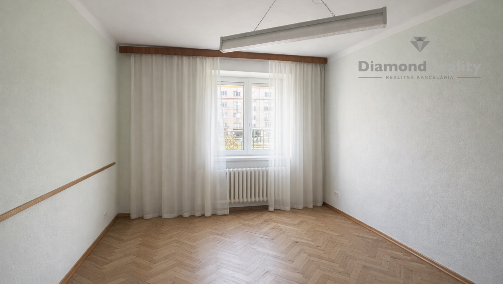 2 izbový tehlový byt s predzáhradkou v centre mesta – Zimná ulica, Košice – Staré Mesto