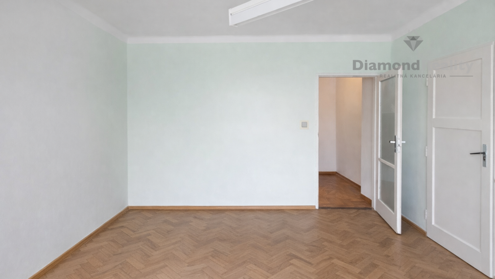 2 izbový tehlový byt s predzáhradkou v centre mesta – Zimná ulica, Košice – Staré Mesto