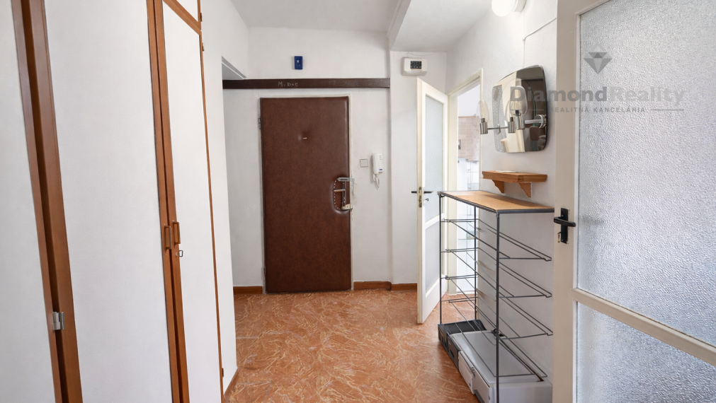 2 izbový tehlový byt s predzáhradkou v centre mesta – Zimná ulica, Košice – Staré Mesto