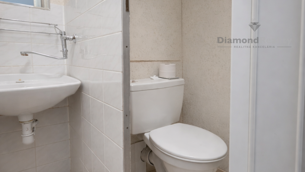 Ponúkame na predaj menší 2 izbový byt - Námestie kozmonautov, Košice - Nad jazerom