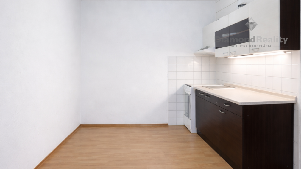 Ponúkame na predaj menší 2 izbový byt - Námestie kozmonautov, Košice - Nad jazerom