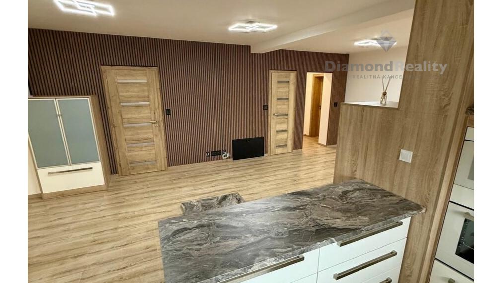 Na predaj 5-izbový bungalov , v obci Seňa