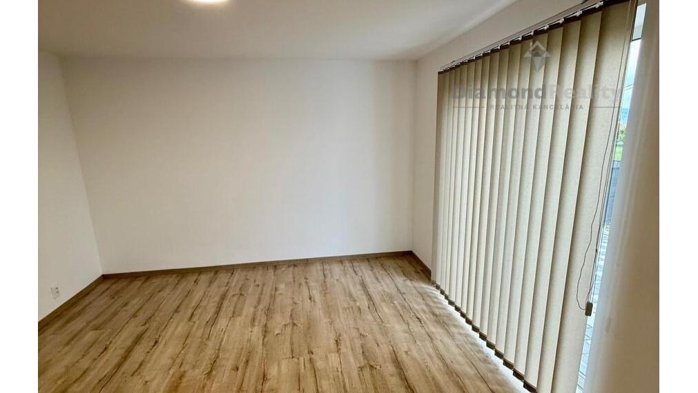 Na predaj 5-izbový bungalov , v obci Seňa