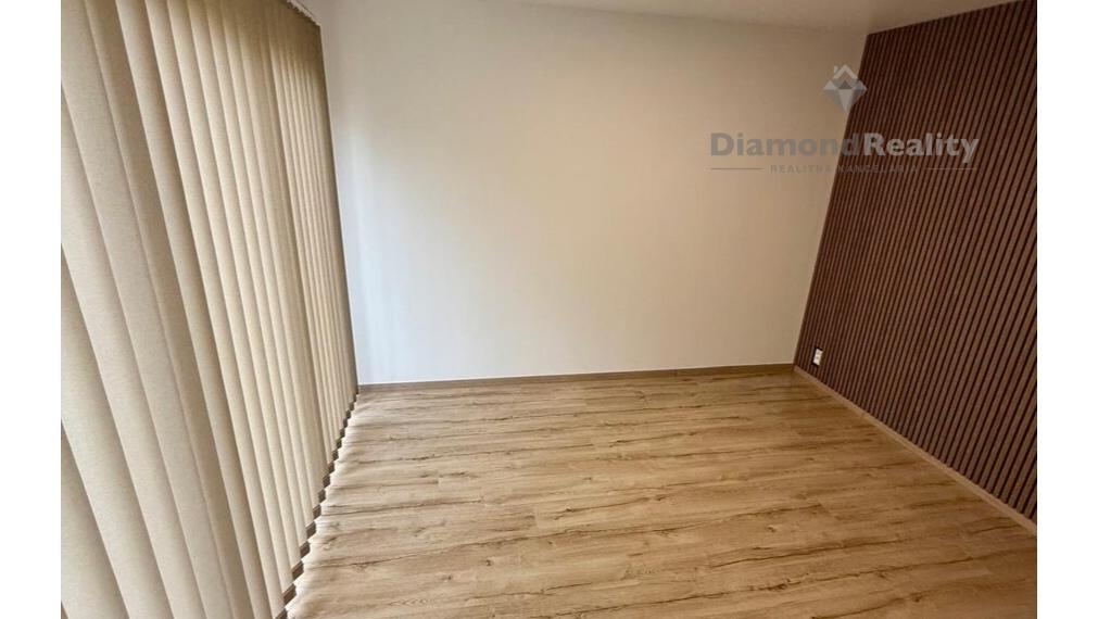 Na predaj 5-izbový bungalov , v obci Seňa