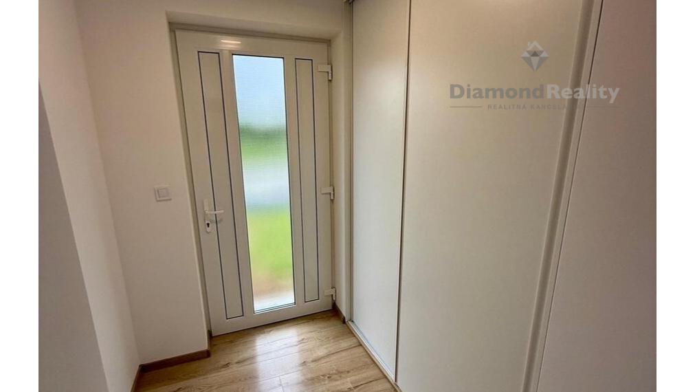 Na predaj 5-izbový bungalov , v obci Seňa