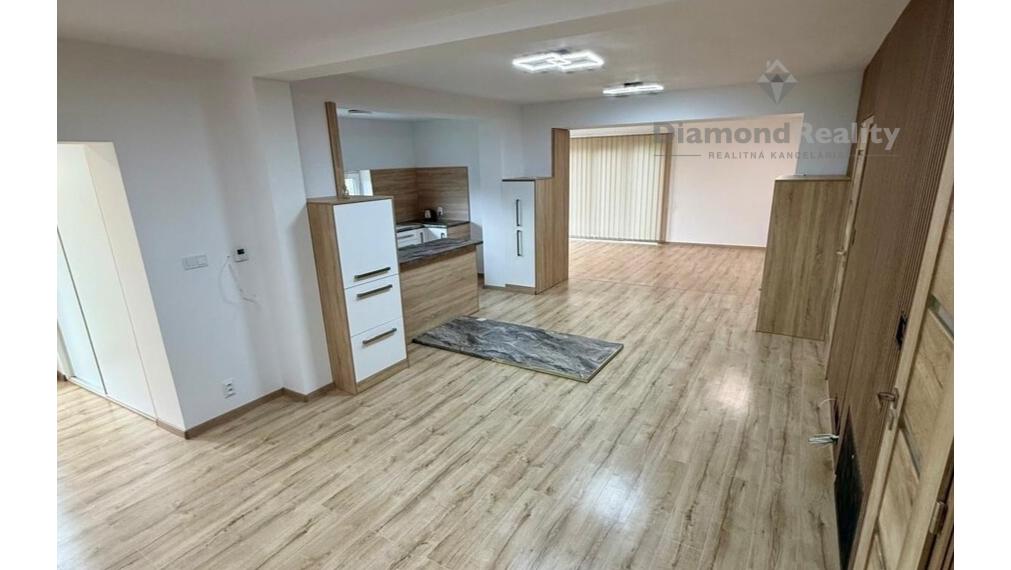 Na predaj 5-izbový bungalov , v obci Seňa