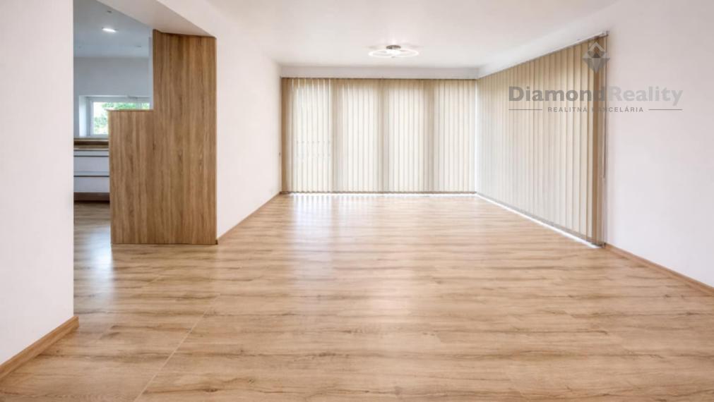 Na predaj 5-izbový bungalov , v obci Seňa