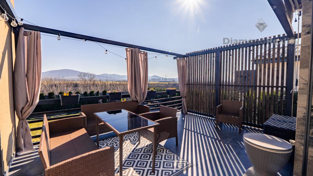 NÁDHERNÝ 4 IZBOVÝ BUNGALOV NABITÝ TECHNOLÓGIAMI | NOVÁ ŠTVRŤ OBCE GYŇOV | 742m2 POZEMOK