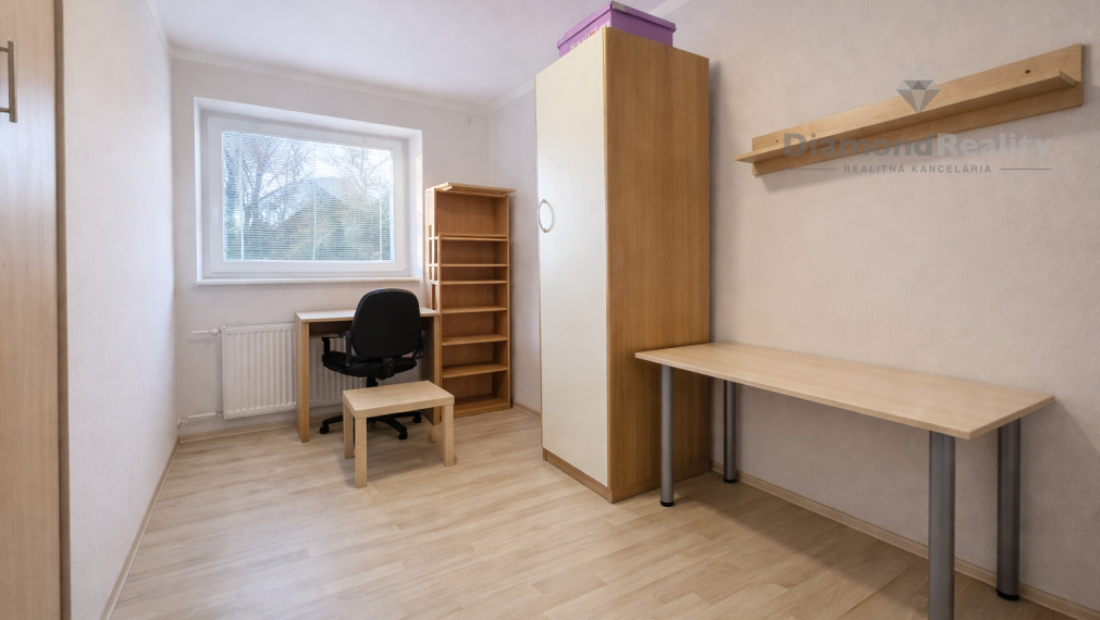 NA PREDAJ 3 IZBOVÝ BYT PO REKONŠTRUKCII | JARNÁ ul. ROŽŇAVA