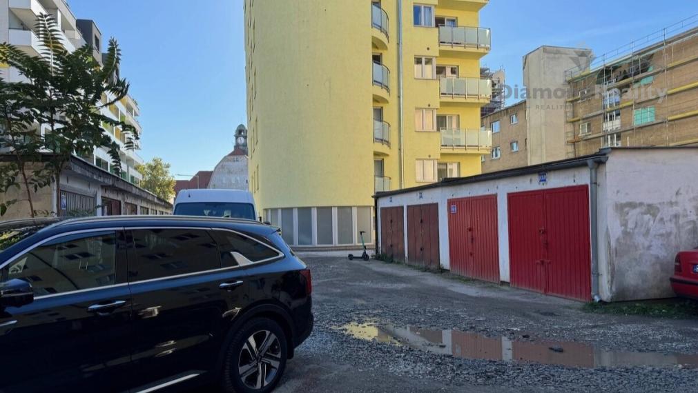 Na predaj garáž Jesenná ulica - Staré mesto