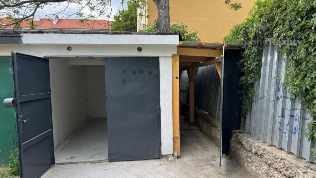 Na predaj garáž Jesenná ulica - Staré mesto