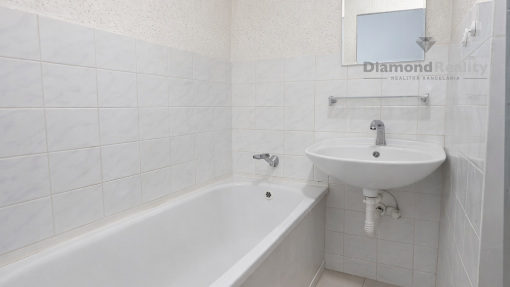 REZERVOVANÉ - Ponúkame na predaj menší 2 izbový byt - Námestie kozmonautov, Košice - Nad jazerom