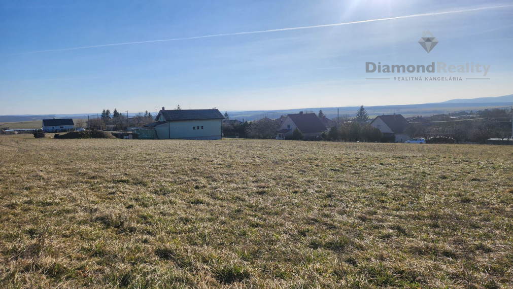 Slnečný pozemok v pokojnej lokalite Šemša - Hodkovce – ideálna príležitosť pre developerov a investorov