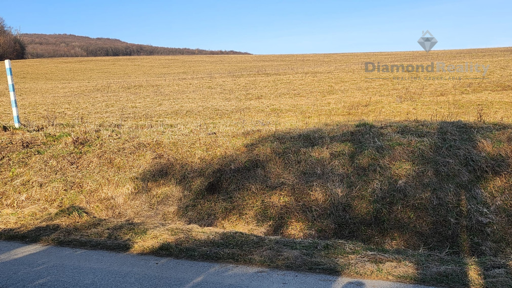 Slnečný pozemok v pokojnej lokalite Šemša - Hodkovce – ideálna príležitosť pre developerov a investorov