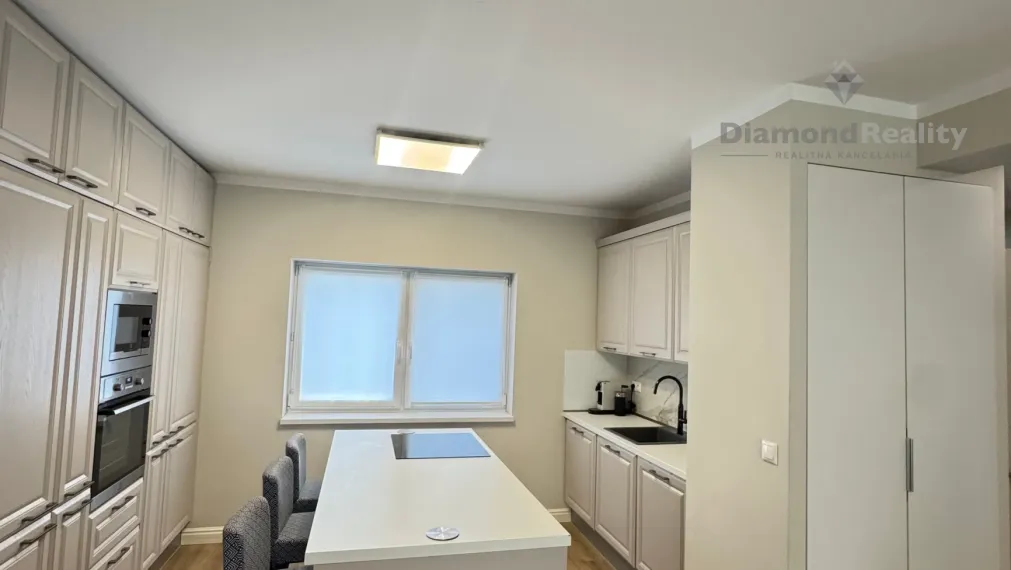 Na prenájom komplet zariaď 2 izbový byt terasa Biely Kostol