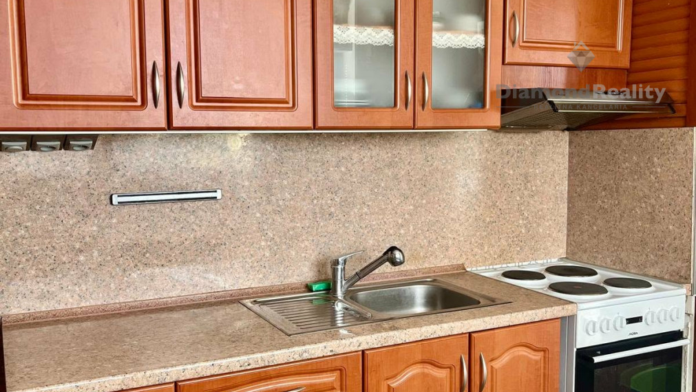 Na prenájom zariadený 3 izbový byt na sídlisku lll