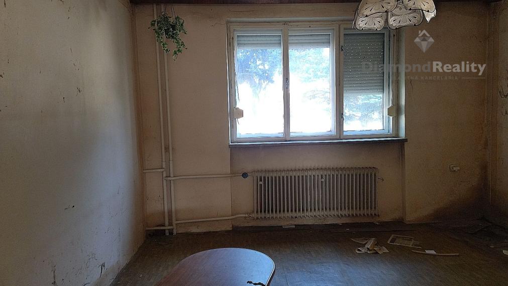 Na predaj veľký rodinný dom so záhradou 12 árov, Madunice