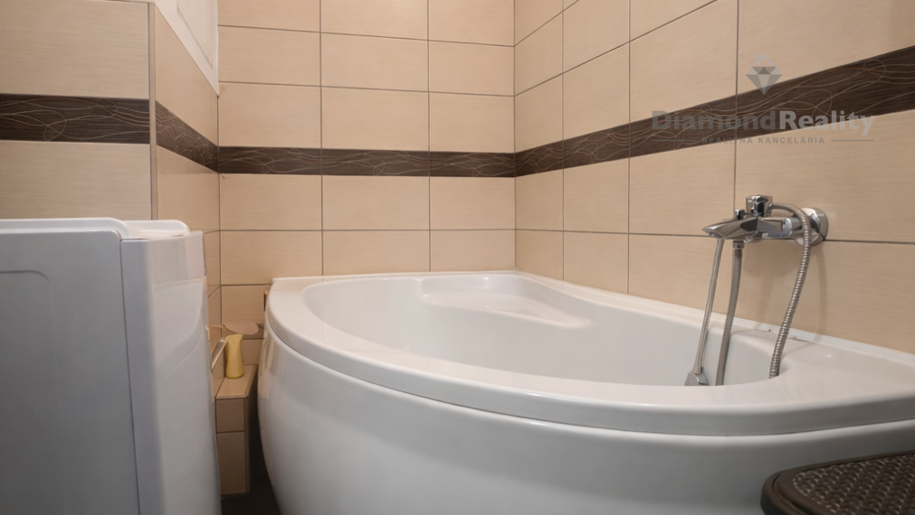 Na predaj 3 izbový byt, Bukurešťská, Ťahanovce, Košice I.