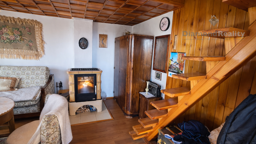 NA PREDAJ CELOROČNÁ 3-PODLAŽNÁ CHATA SO SAUNOU-ĽUDVÍKOV DVOR