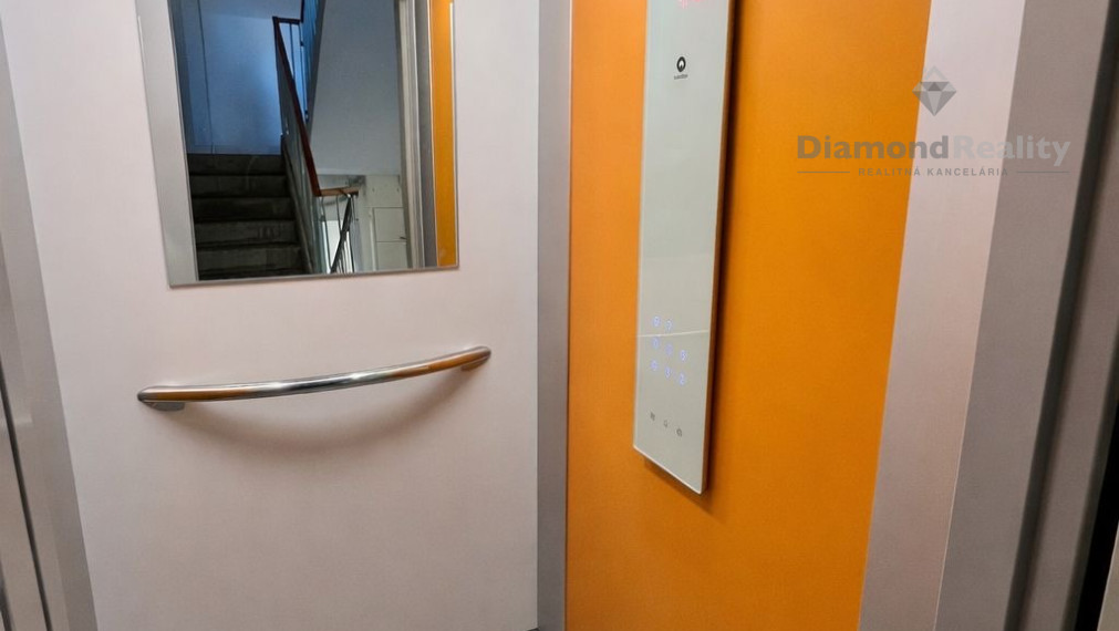 Na predaj priestranný 3-izbový byt s loggiou – Čínska ul, sídlisko Ťahanovce