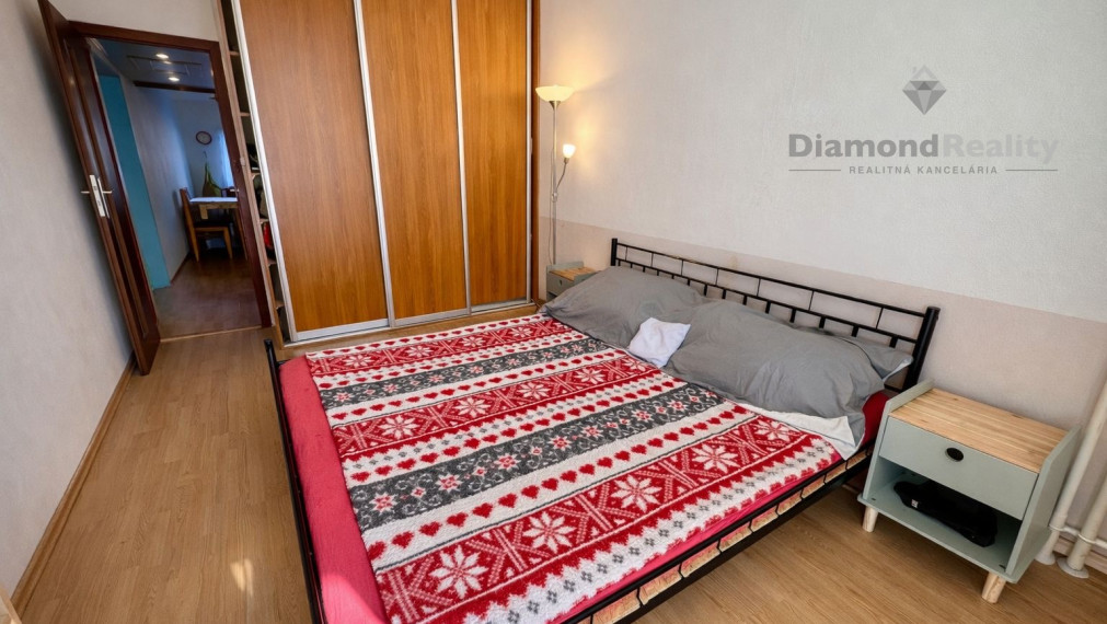 Na predaj priestranný 3-izbový byt s loggiou – Čínska ul, sídlisko Ťahanovce