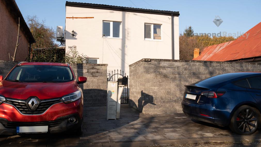 NA PREDAJ KRÁSNY 4 IZBOVÝ RODINNÝ DOM PRIPRAVENÝ NA NASŤAHOVANIE | OBEC GYŇOV