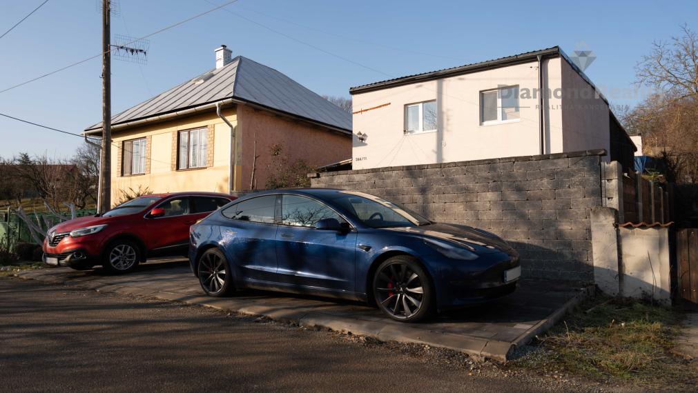 NA PREDAJ KRÁSNY 4 IZBOVÝ RODINNÝ DOM PRIPRAVENÝ NA NASŤAHOVANIE | OBEC GYŇOV